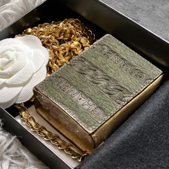 Chanel mini sling/body accessories - Picture 4 of 13